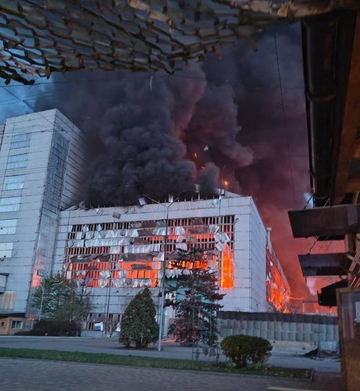Трипільська ТЕС повністю знищена російськими ракетами: велика пожежа під Києвом