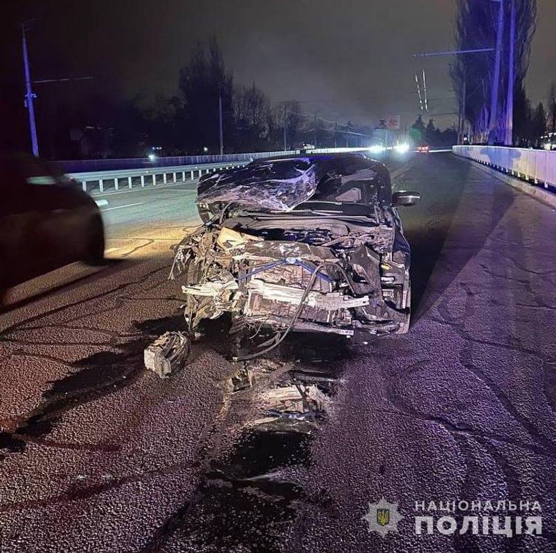 Смертельна аварія у Дніпрі: BMW на швидкості врізалося у Ford під час вимкнення світла, загинула 10-річна дівчинка