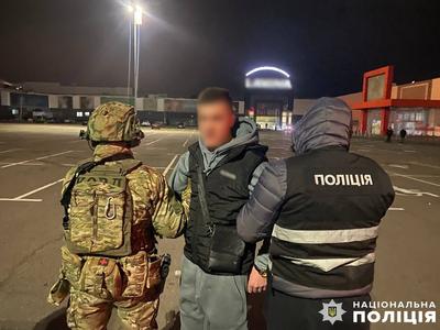 Озброєні чоловіки зупинили військовий автобус та викрали двох мобілізованих