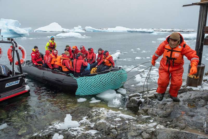 Фото facebook.com/AntarcticCenter (2)