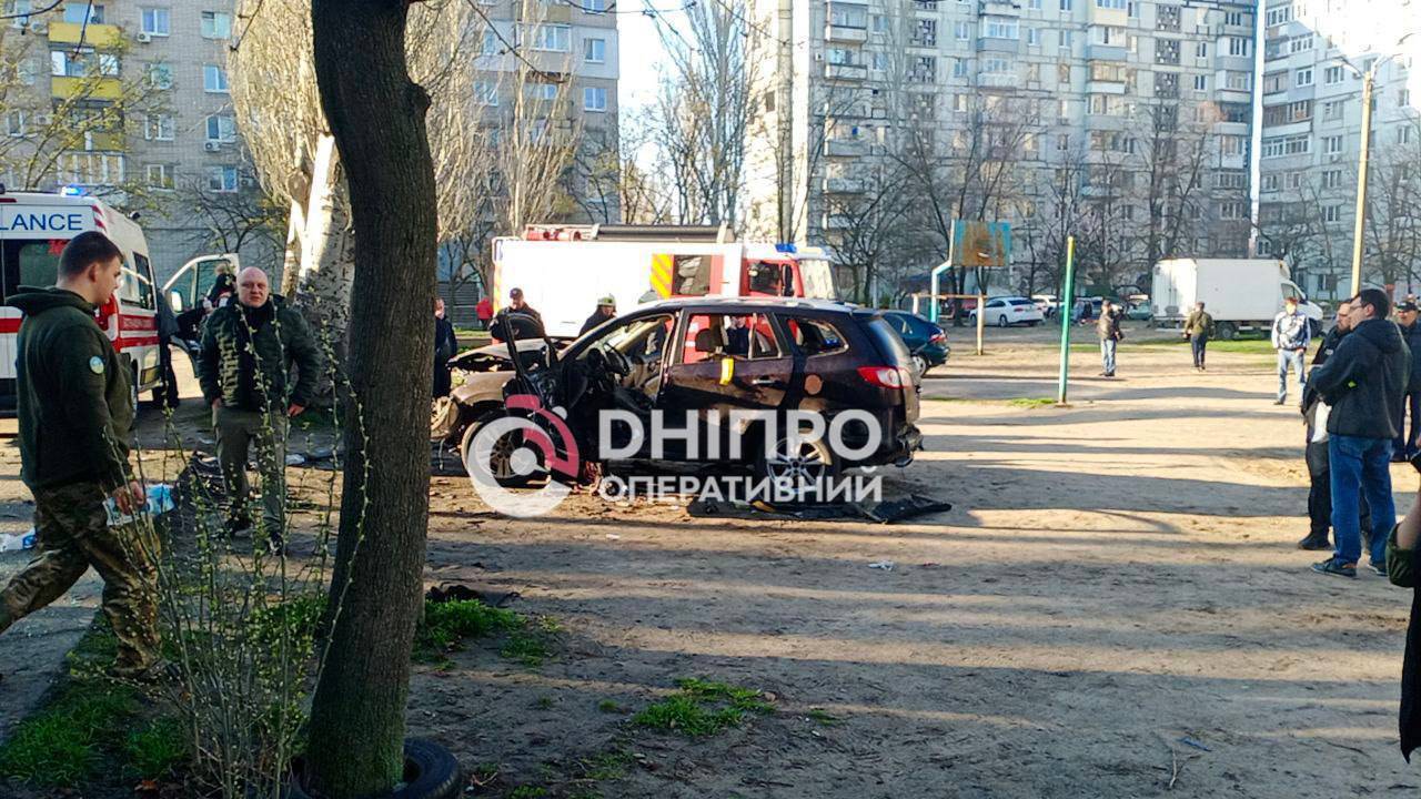 У Дніпрі вибухнуло авто посадовця міськради Юрія Федька: що відомо про постраждалих