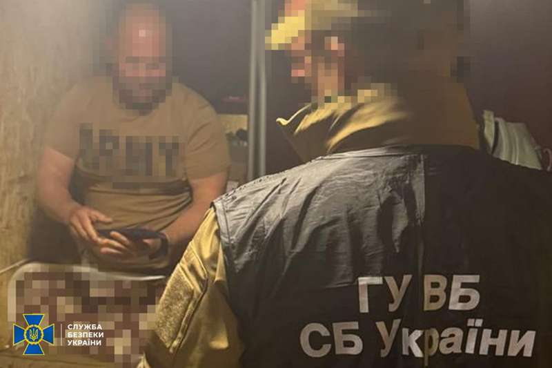 Командир батальйону ЗСУ на Донеччині вимагав “відкати” за фіктивні “бойові” надбавки