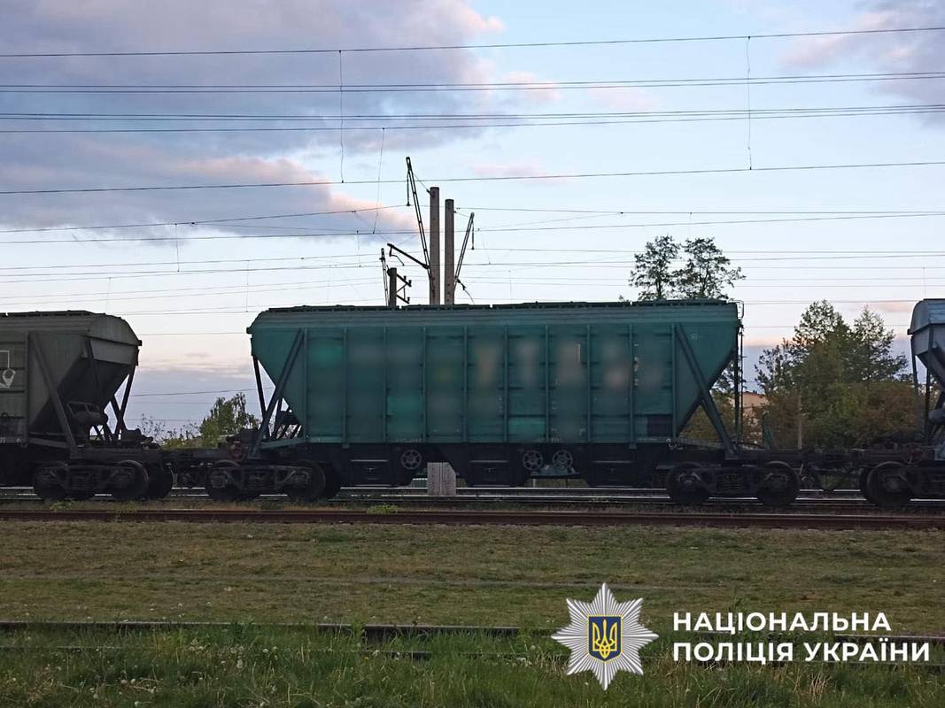 Трагедія на Київщині: школярку вразило струмом на електричці