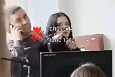 Скриншот з відео.