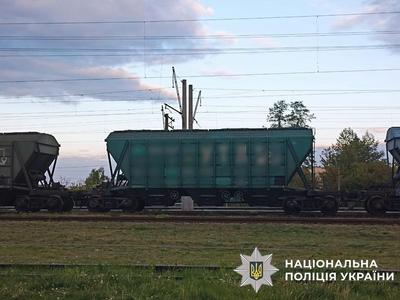 Трагедія на Київщині: школярку вразило струмом на електричці
