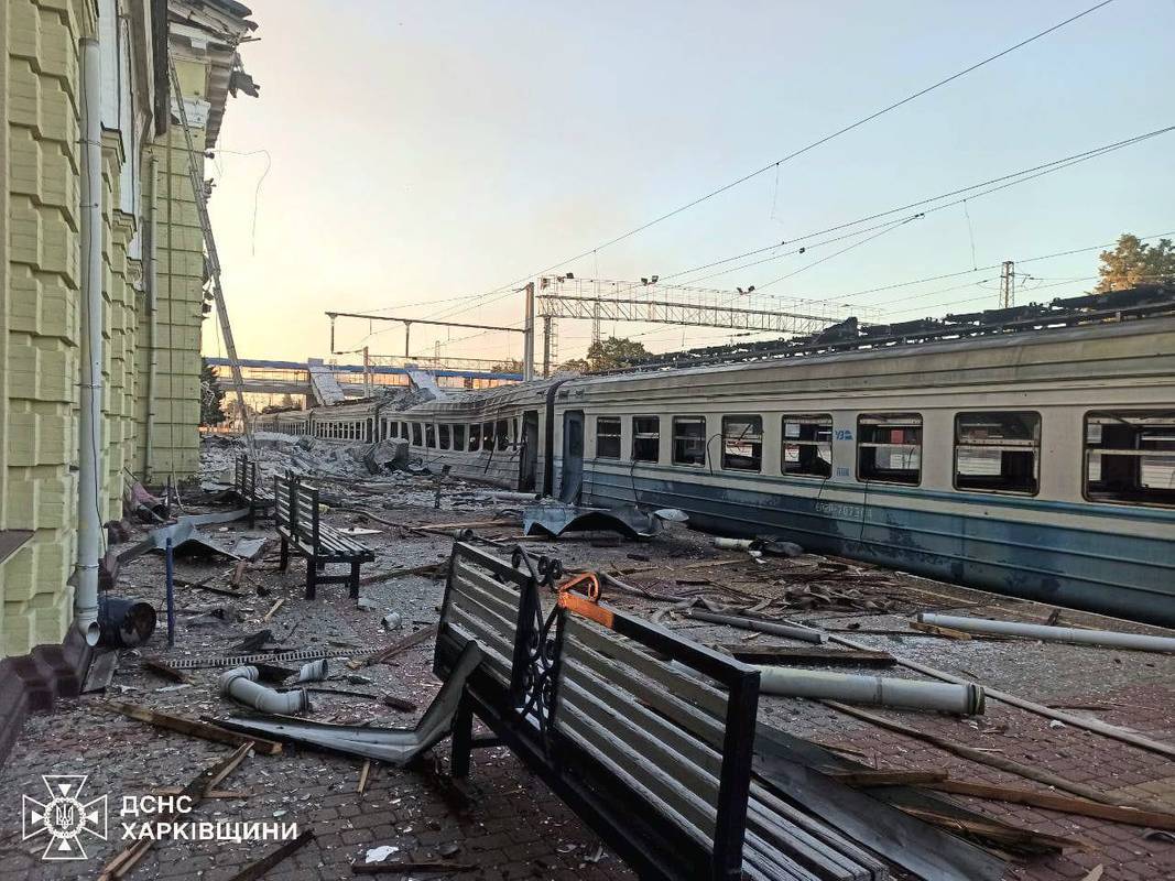 Наслідки російського удару по Лозовій