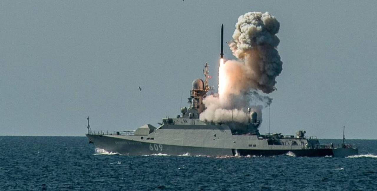 Запуск Калібра з надводного ракетоносія.