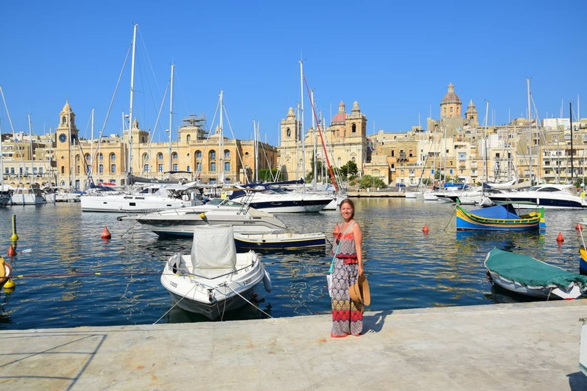 Будинок з абрикосовим садом