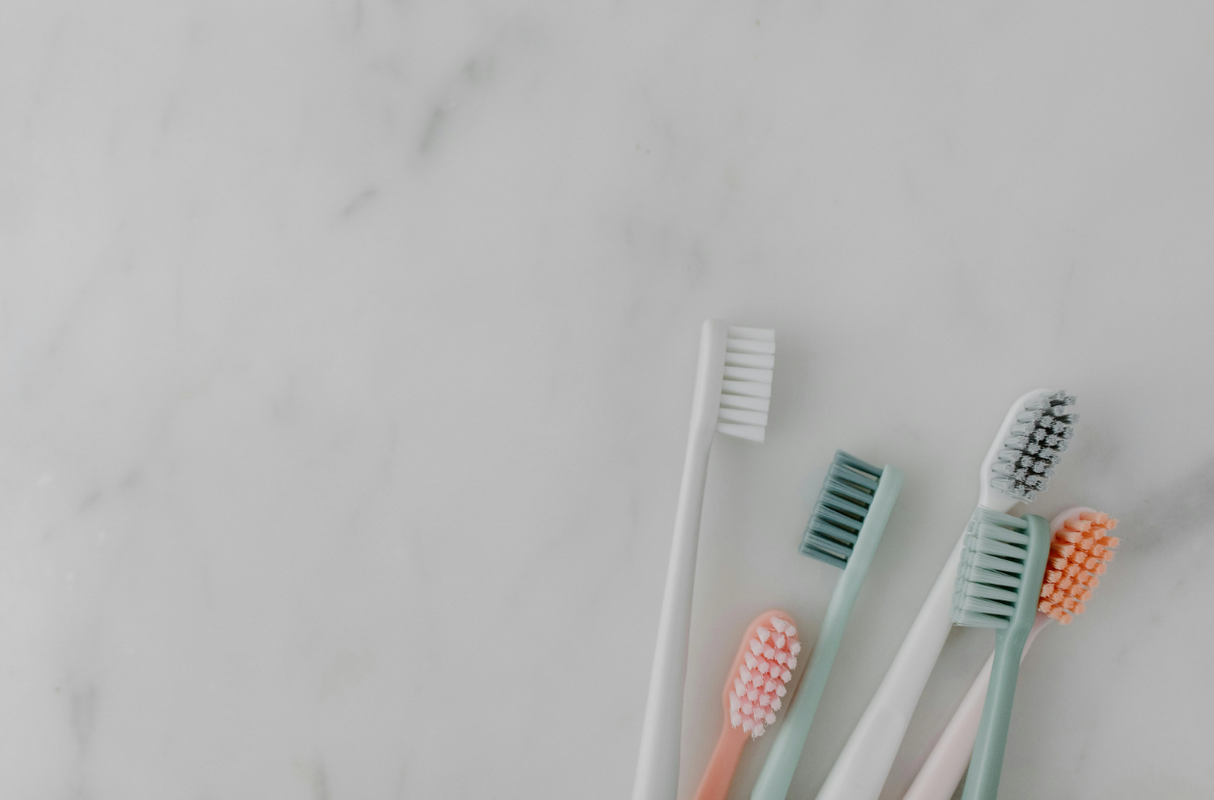 Пломбування та ендодонтичне лікування під мікроскопом: навіщо?