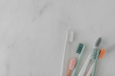 Пломбування та ендодонтичне лікування під мікроскопом: навіщо?