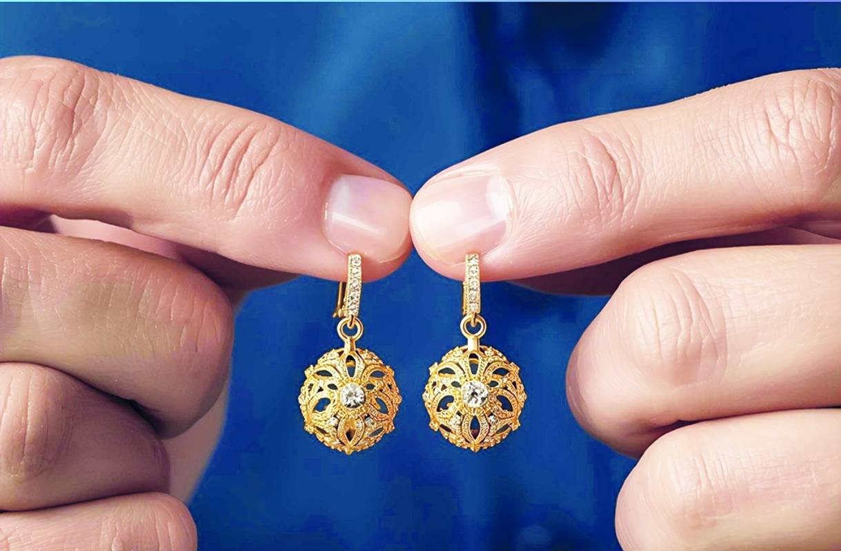 Діамантові сережки Рози