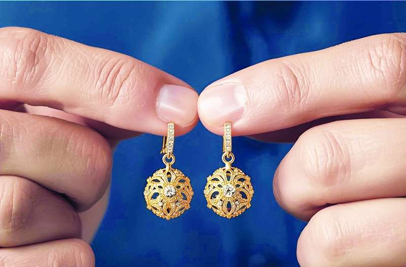 Діамантові сережки Рози